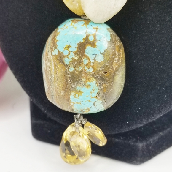 Polished Quartz Necklace w/ Turquoise Pendant - Picture 5 of 10